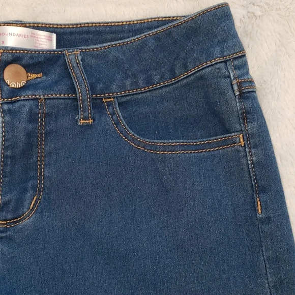 (Final price) No Boundaries Denim Shorts - Picture 4 of 12